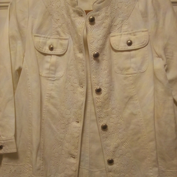 Chico's - NWT Alabaster Denim With Lace Layover Trim, Button Down, Pockets,... - Picture 10 of 14